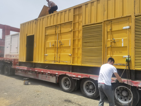 六弓乡除了负载情况和发动机维护，还有哪些因素会影响 200kw 柴油发电机的油耗？